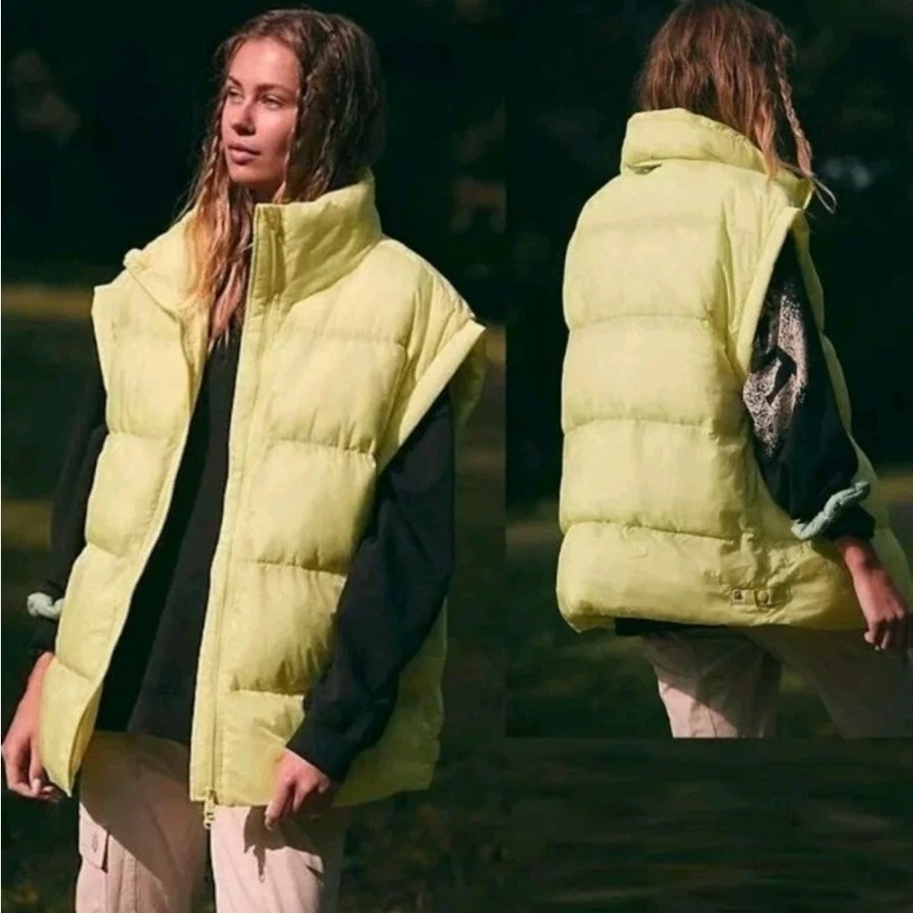 FREE PEOPLE In A Bubble Puffer Vest in Sour Citrus Size
Small Oversized NWT